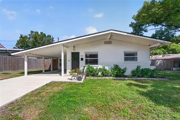 $300,000 | 835 54th Avenue North, St. Petersburg, FL 33703