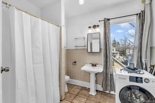 $2,100 | 64 Brookside Avenue, Nyack, NY 10960