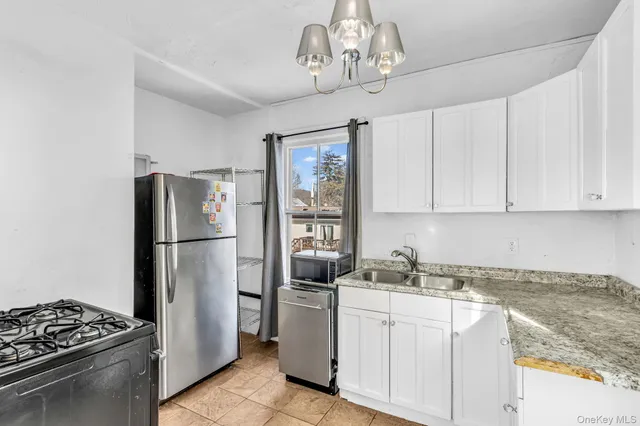 $2,100 | 64 Brookside Avenue, Nyack, NY 10960