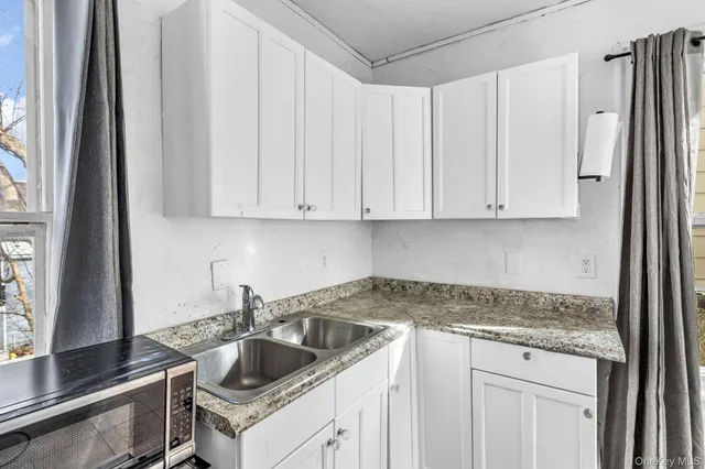 $2,100 | 64 Brookside Avenue, Nyack, NY 10960