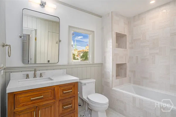 $1,899,999 | 110 West Taylor Street, Savannah, GA 31401