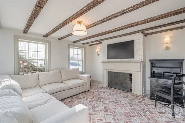 $1,995,000 | 110 West Taylor Street, Savannah, GA 31401