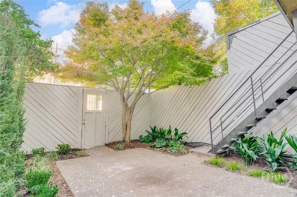 $1,899,999 | 110 West Taylor Street, Savannah, GA 31401