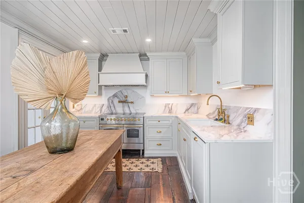 $1,899,999 | 110 West Taylor Street, Savannah, GA 31401