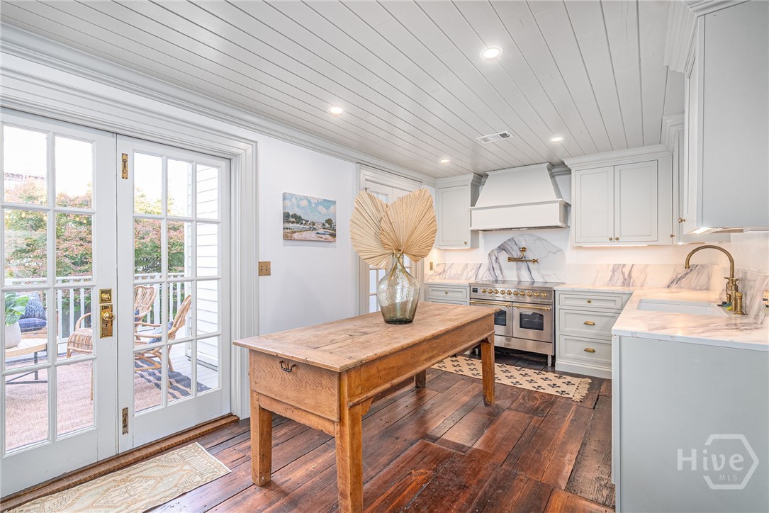 110 West Taylor Street Savannah, GA 31401 - Photo 10 of 42