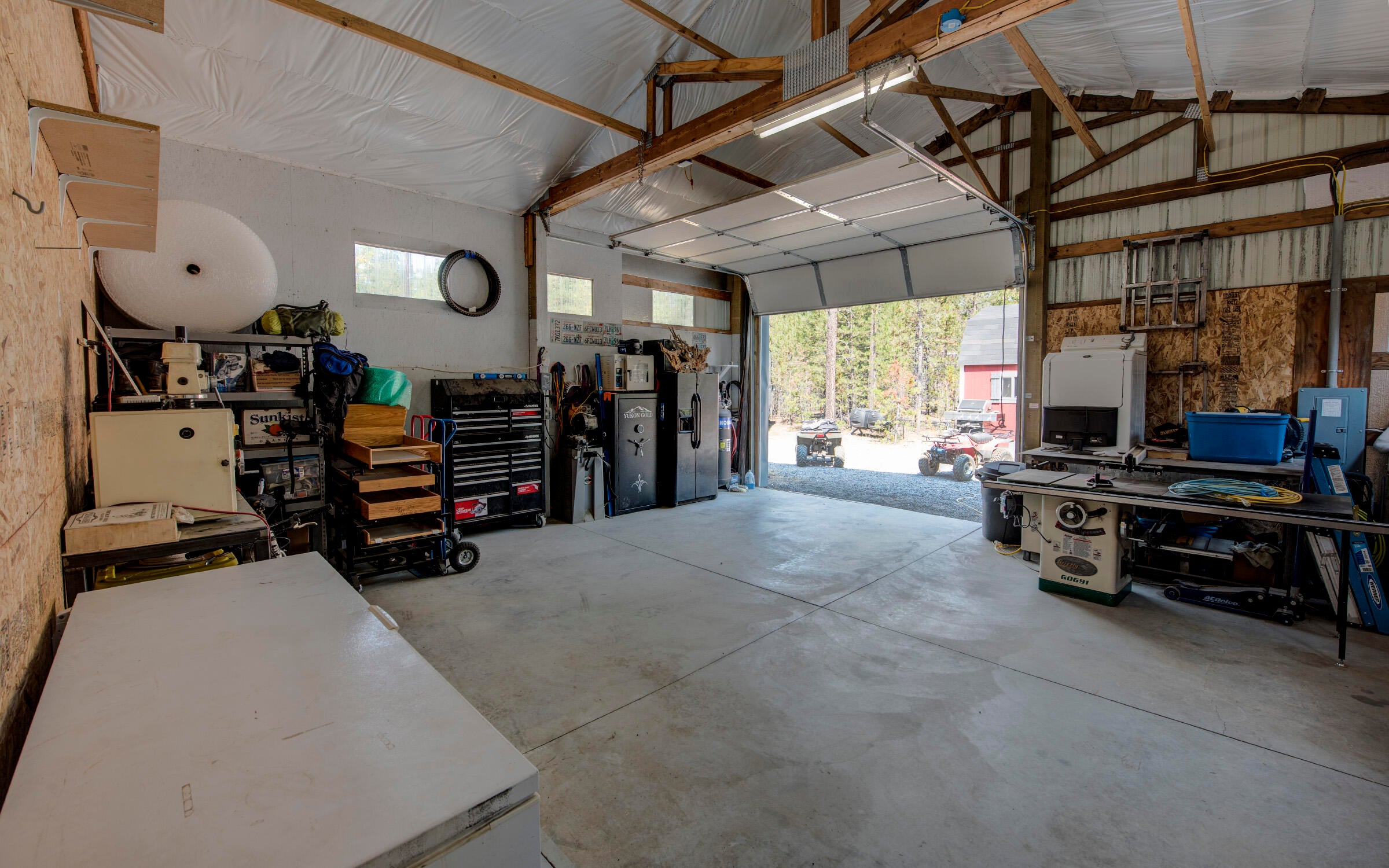 52357 Dustan Road La Pine, OR 97739 - Photo 35 of 37 #23 Shop inside looking out