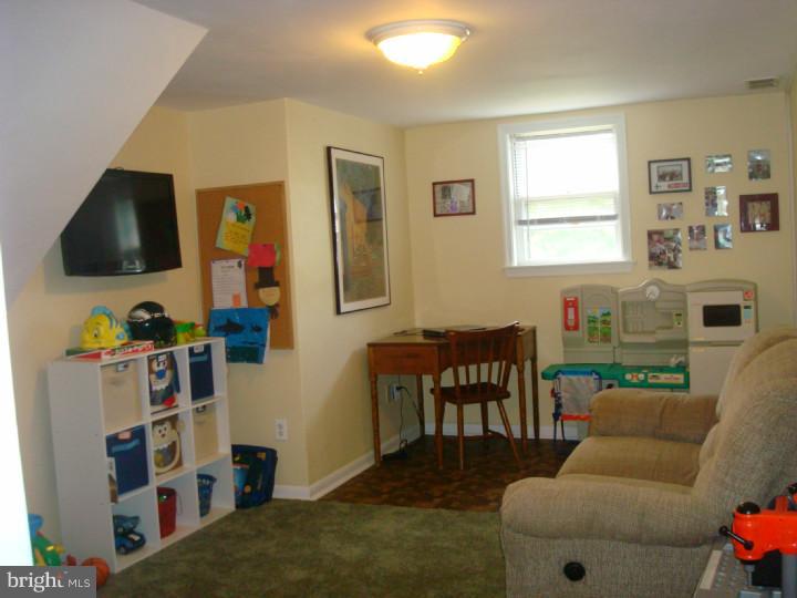 300 Summit Road Media, PA 19063 - Photo 21 of 25 Family Room