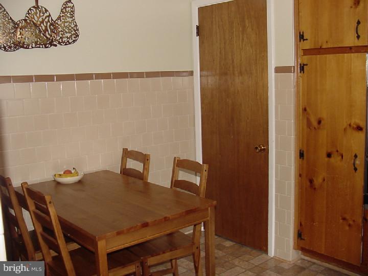 300 Summit Road Media, PA 19063 - Photo 9 of 25 Kitchen