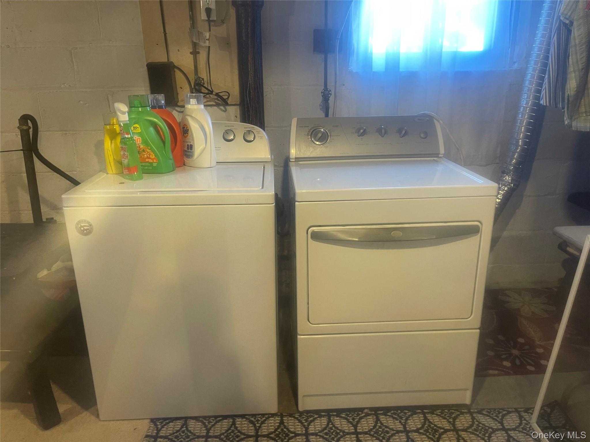 22 Eton Street Valley Stream, NY 11581 - Photo 28 of 30 a utility room with dryer and washer