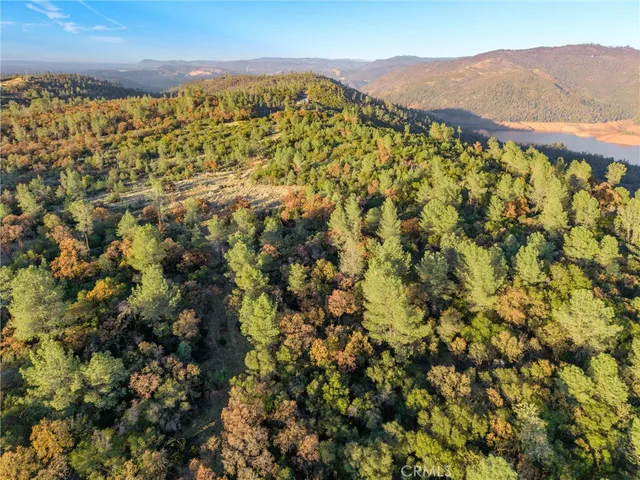 a view of an outdoor space