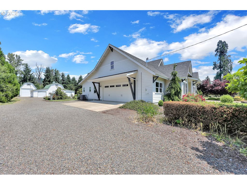 39457 Walterville Lane Springfield, OR 97478 - Photo 37 of 48