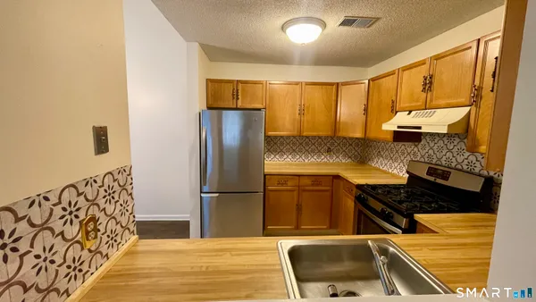 $210,000 | 68 Rockledge Loop, Unit 68, Torrington, CT 06790