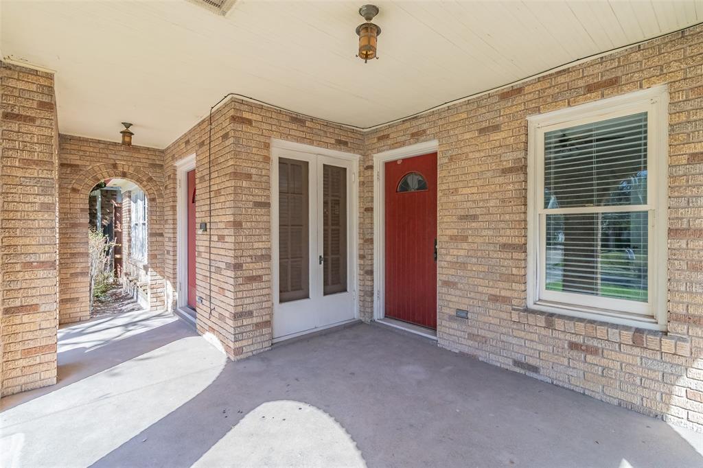 2311 Warner Road Fort Worth, TX 76110 - Photo 3 of 37