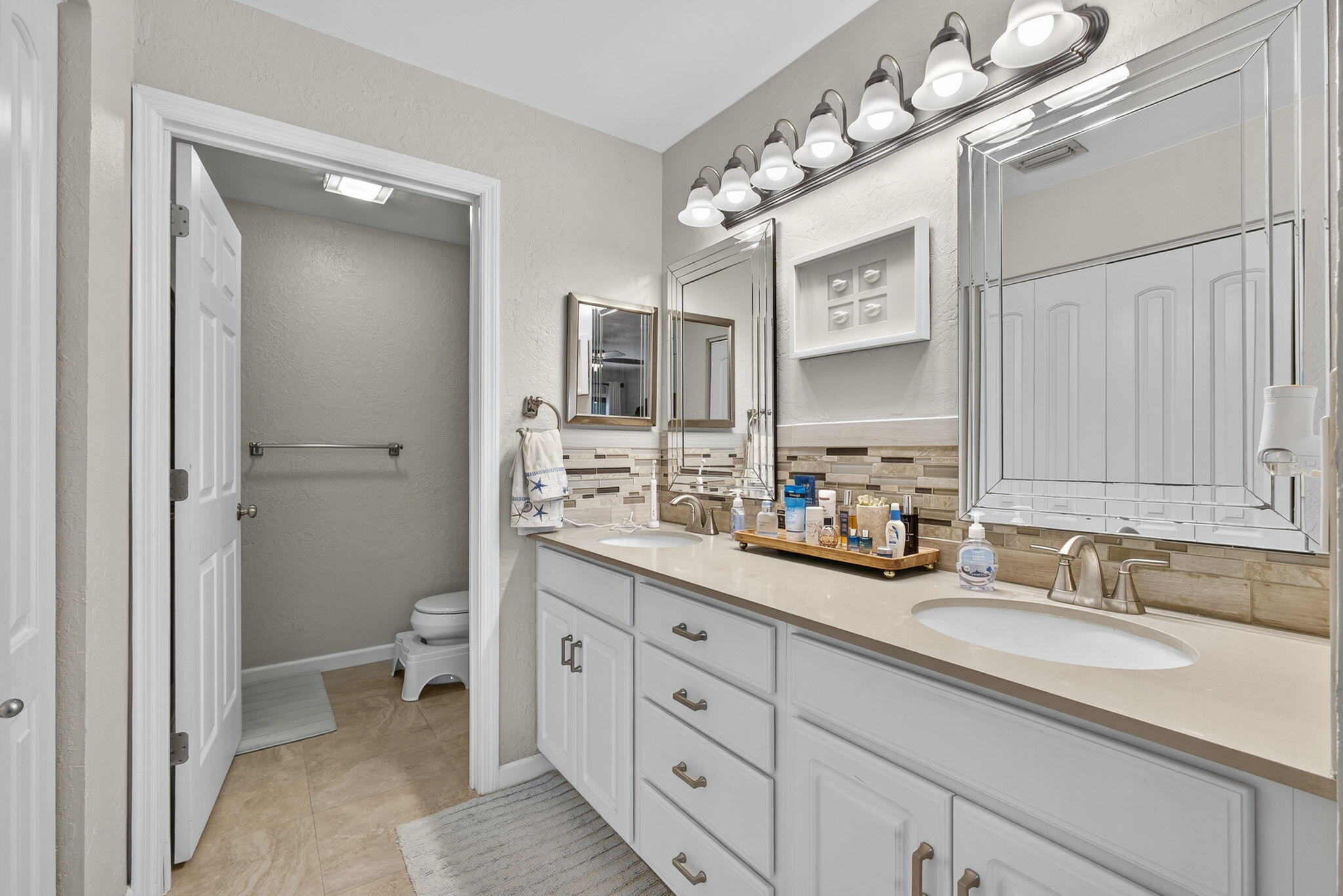 406 Harbour Pointe Way Greenacres, FL 33413 - Photo 42 of 79 45-web-or-mls-013_BS1A3704