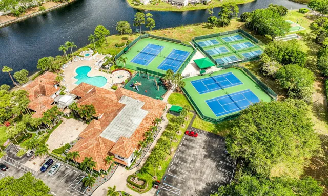 $2,600 | 406 Harbour Pointe Way, Greenacres, FL 33413