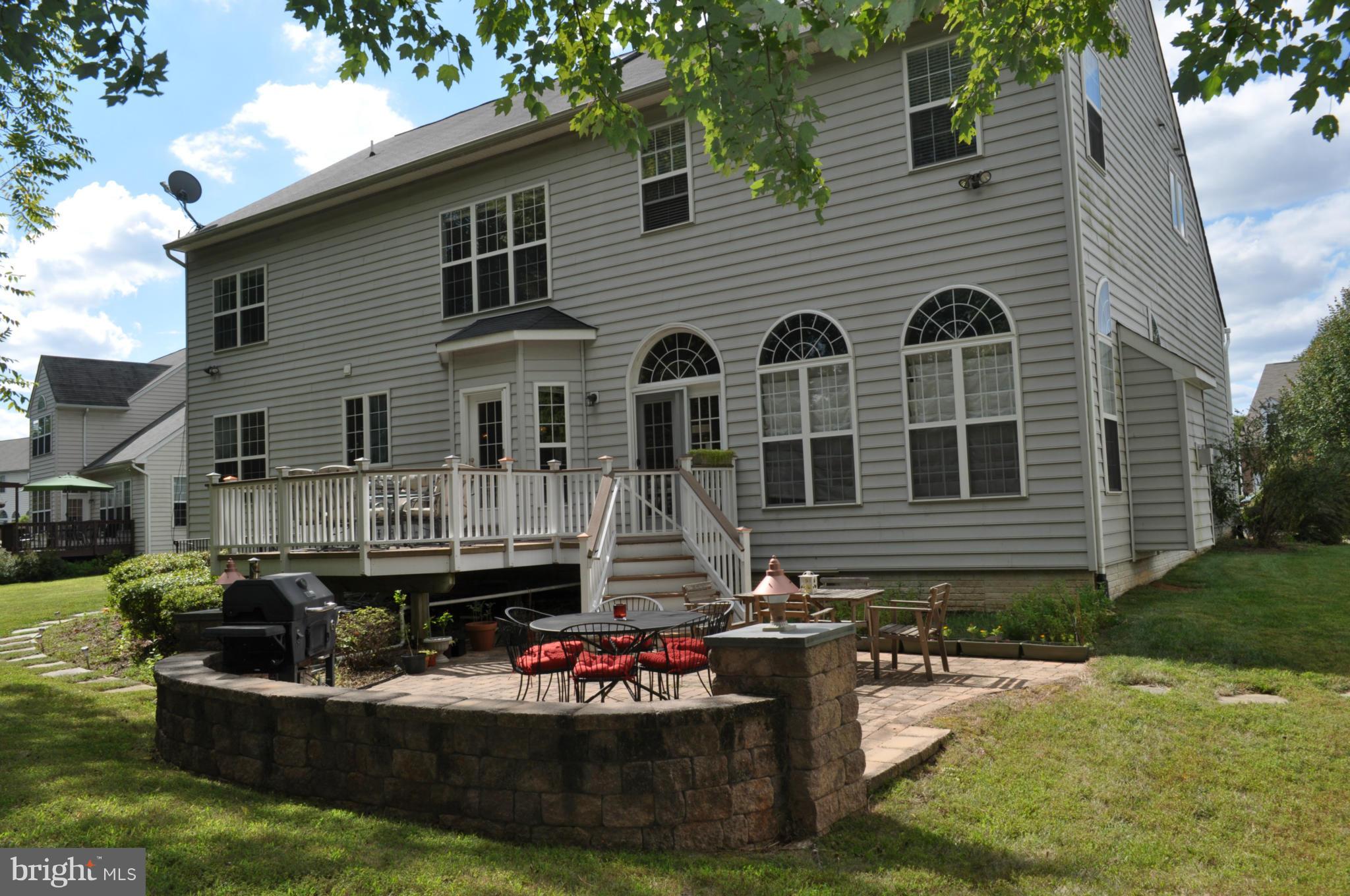 3907 Pender Spring Drive Fairfax, VA 22033 - Photo 27 of 30 a front view of a house with yard