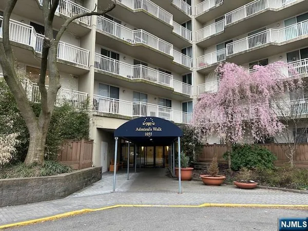 $619,000 | 1055 River Road, Unit 501, Edgewater, NJ 07020
