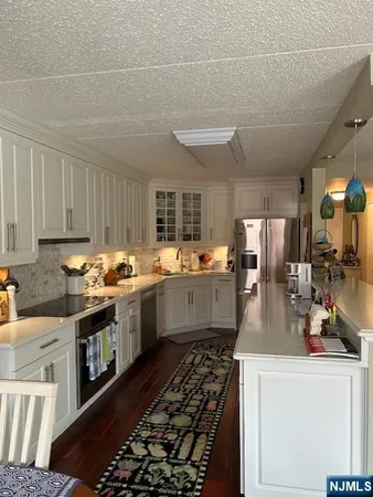 $619,000 | 1055 River Road, Unit 501, Edgewater, NJ 07020