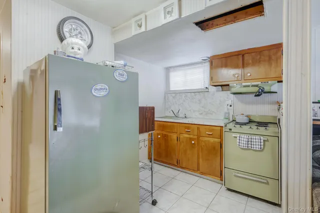 a bathroom with a sink and toilet