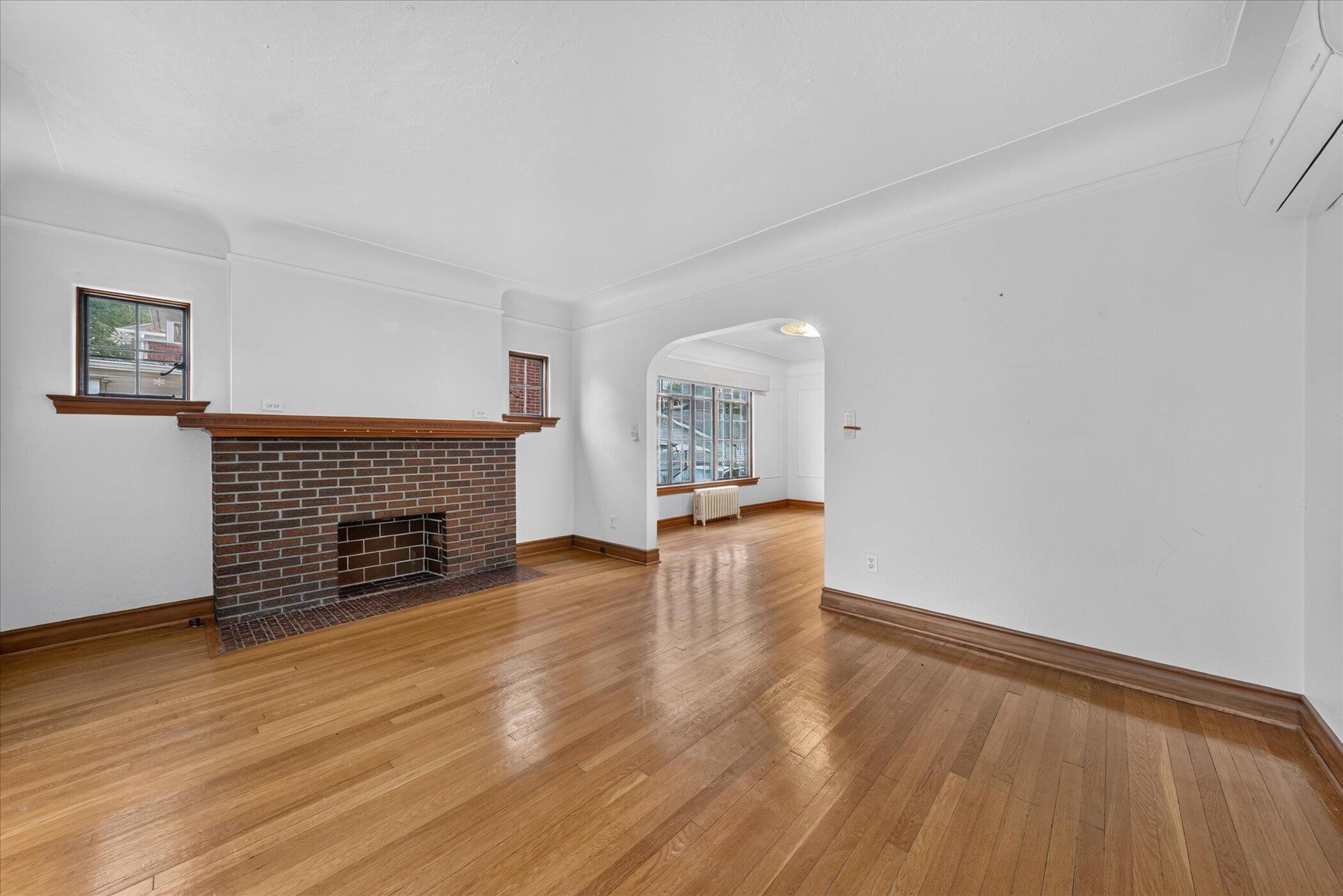 873-875 Nottingham Road Grosse Pointe, MI 48230 - Photo 3 of 37 Lower - Living Rm