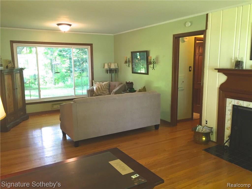 16451 Rougeway Street Livonia, MI 48154 - Photo 20 of 30