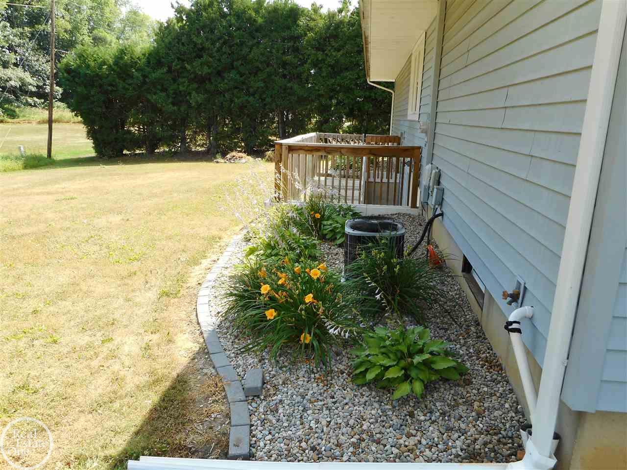 7430 Dalt Road Jackson, MI 49201 - Photo 7 of 38 31354092-6.JPG