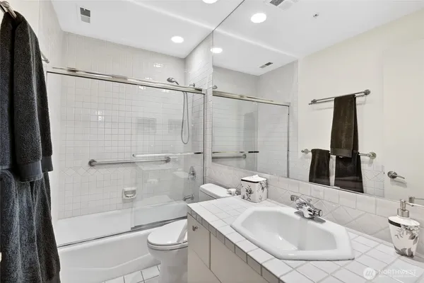 $2,150,000 | 1374 Alki Avenue Southwest, Unit 400, Seattle, WA 98116