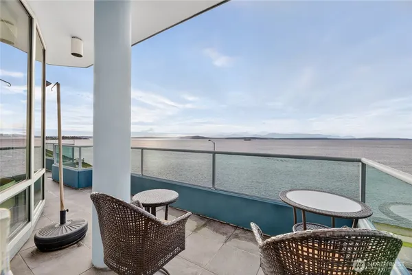 $2,150,000 | 1374 Alki Avenue Southwest, Unit 400, Seattle, WA 98116