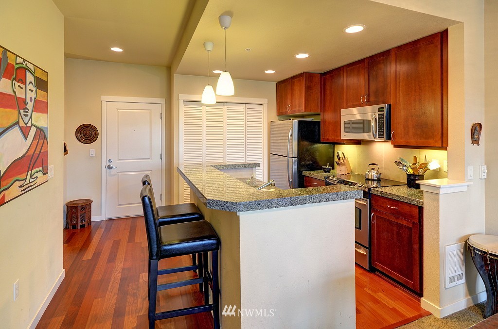 16141 Cleveland Street, Unit 511 Redmond, WA 98052 - Photo 9 of 22
