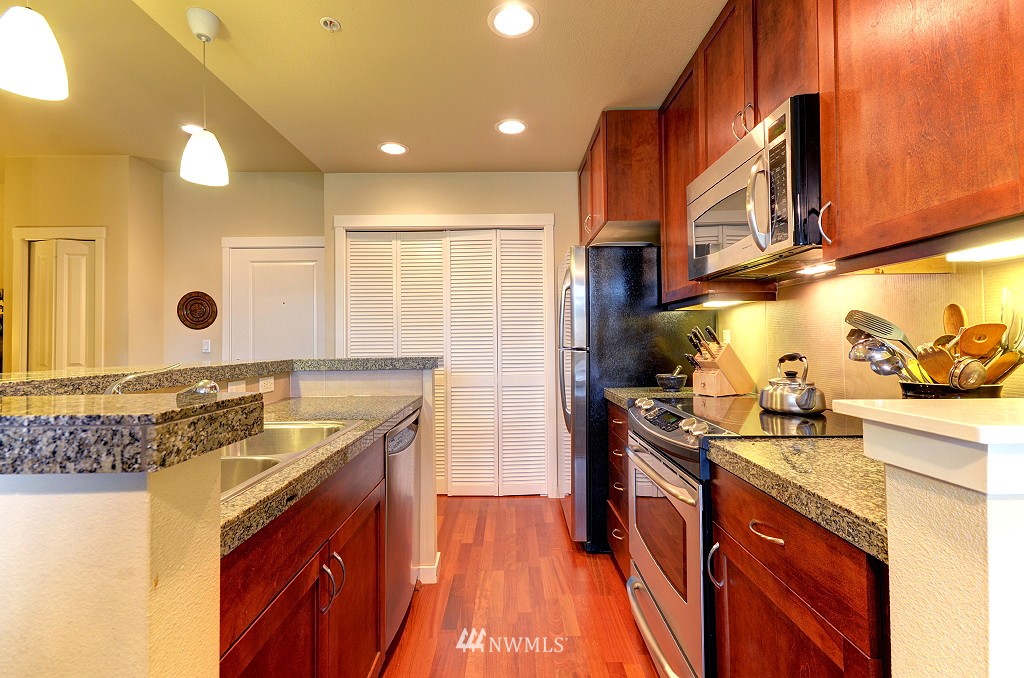16141 Cleveland Street, Unit 511 Redmond, WA 98052 - Photo 10 of 22