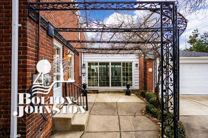 1341 South Oxford Road Grosse Pointe, MI 48236 - Photo 32 of 41 50102168-31.JPG
