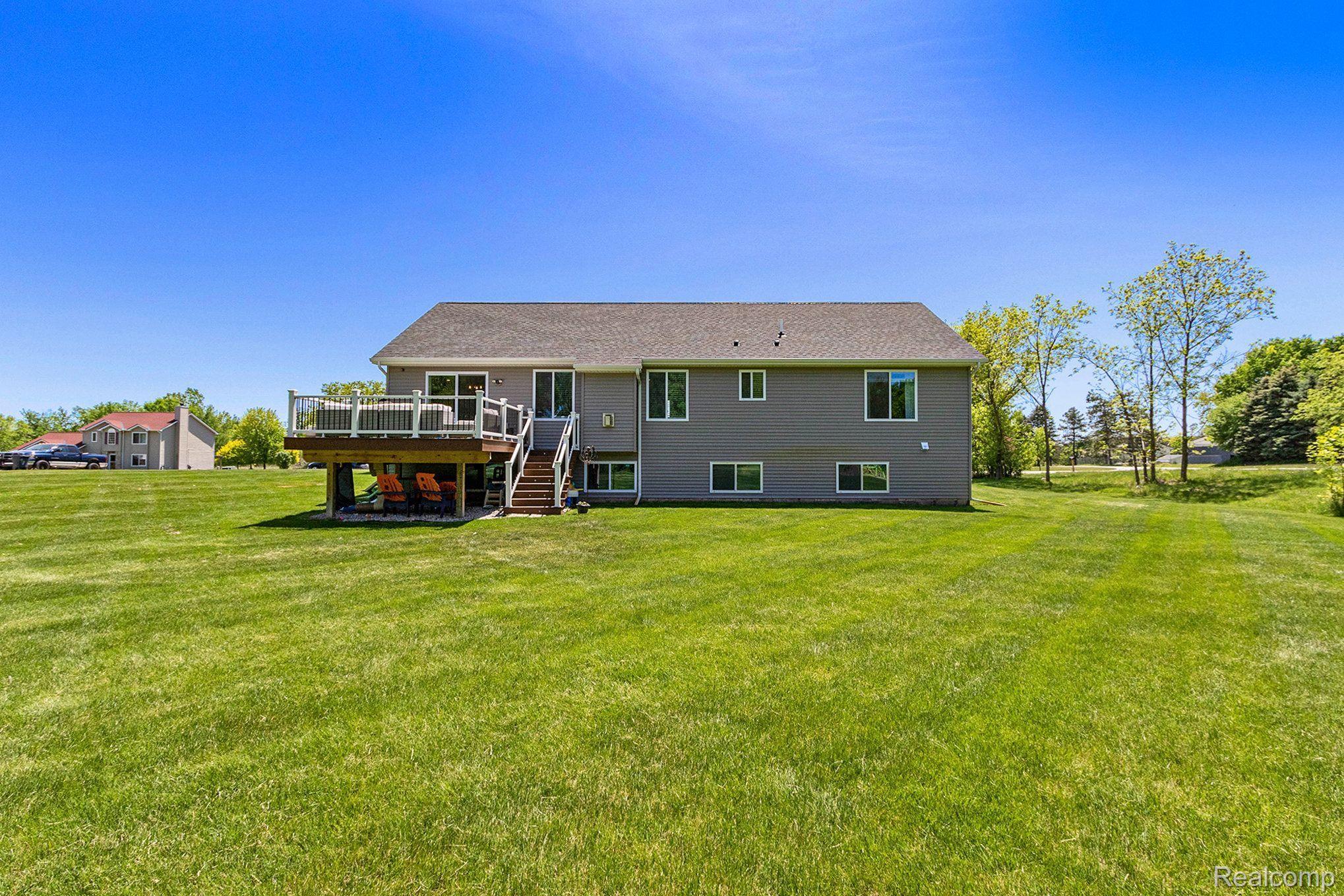 2540 Bull Run Road Oxford, MI 48371 - Photo 31 of 36 OVER 2900sf OF FINISHED LIVING SPACE W/BOTH LVLS