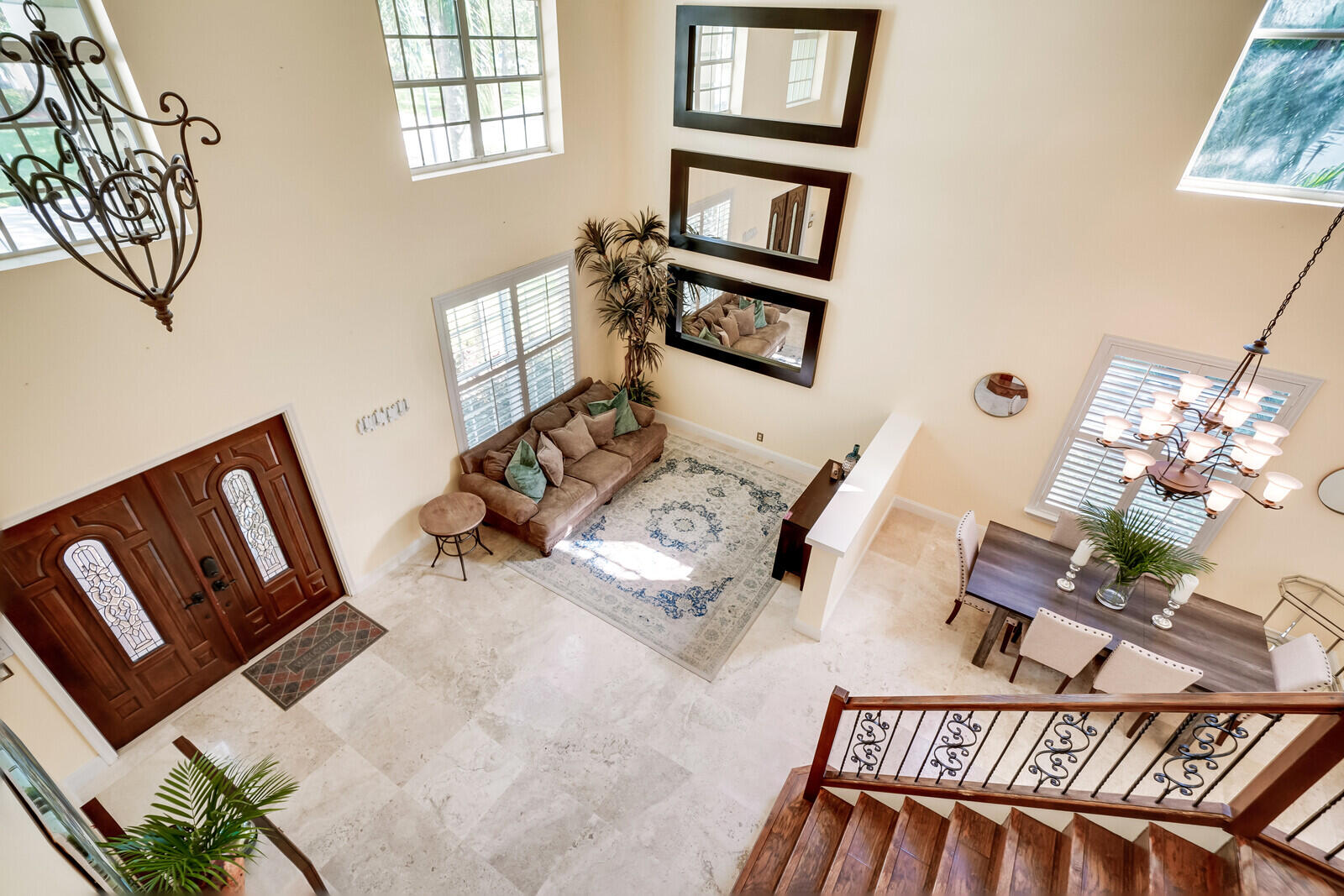 202 Anhinga Lane Jupiter, FL 33458 - Photo 26 of 40 a living room with furniture