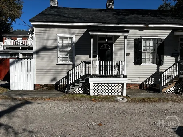 $315,000 | 524 East Gwinnett Lane, Savannah, GA 31401
