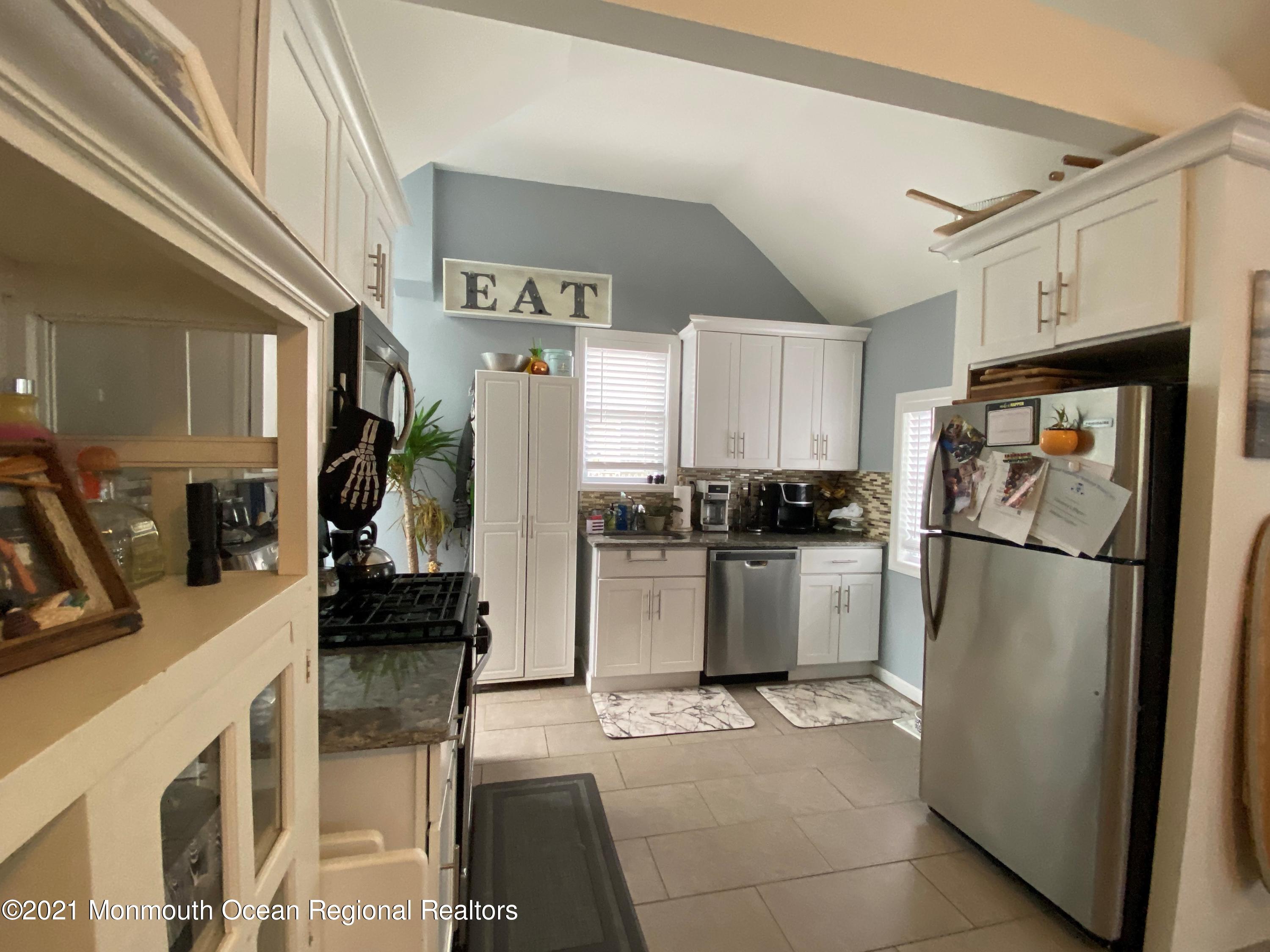 495 Riverside Drive South Brick, NJ 08723 - Photo 6 of 10 495 riverside 5