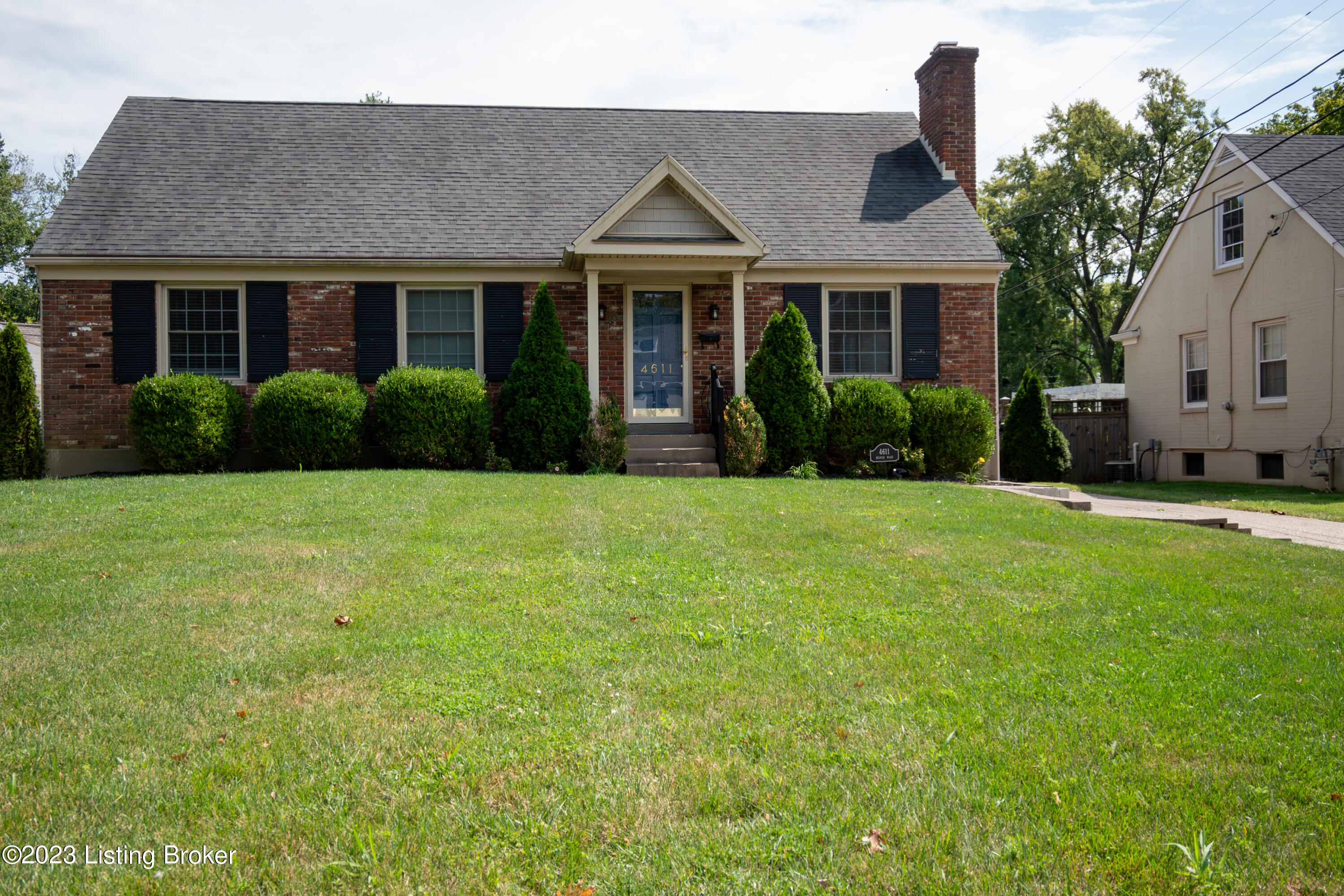4611 Beaver Road Louisville, KY 40207 - Photo 2 of 46 Front of Home