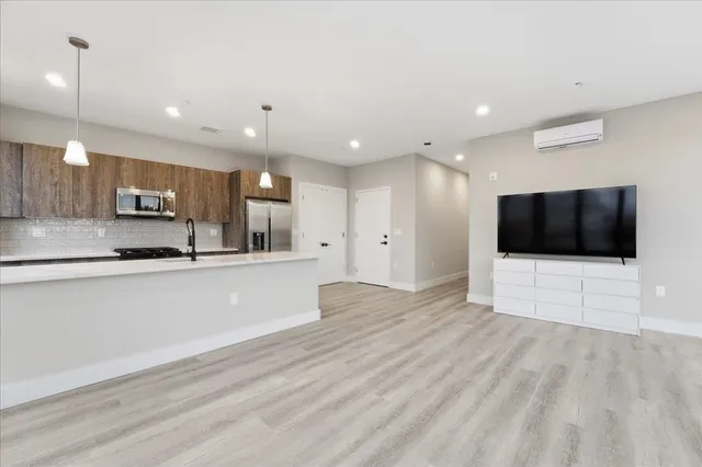 $3,100 | 3516 John F. Kennedy Boulevard, Unit 204, Jersey City, NJ 07307