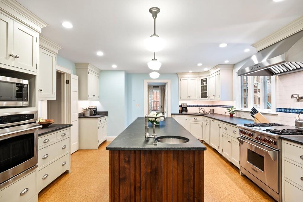 4 Penn Road Winchester, MA 01890 - Photo 9 of 41 Gallery Image 9