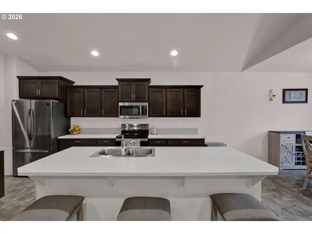 $509,900 | 789 South 52nd Place, Springfield, OR 97478