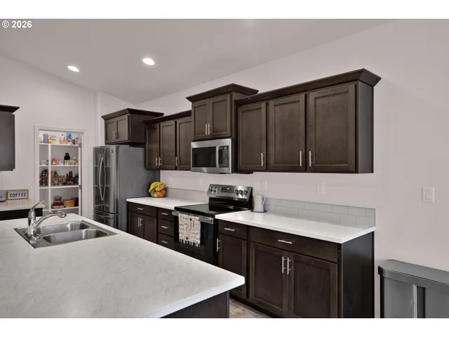 $509,900 | 789 South 52nd Place, Springfield, OR 97478