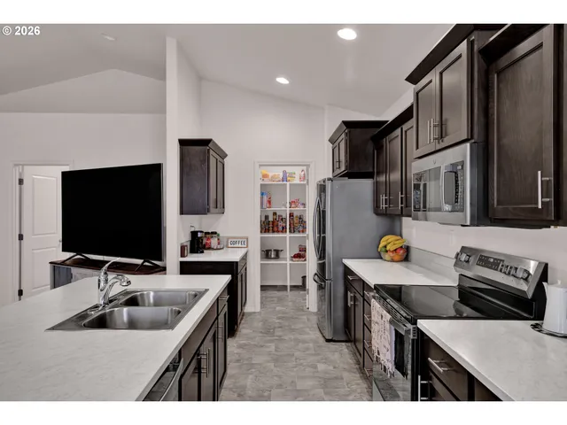 $509,900 | 789 South 52nd Place, Springfield, OR 97478