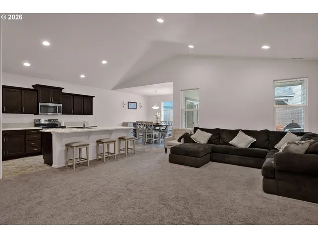 $509,900 | 789 South 52nd Place, Springfield, OR 97478