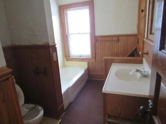 $144,900 | 1015 Wisconsin Avenue, North Fond du Lac, WI 54937