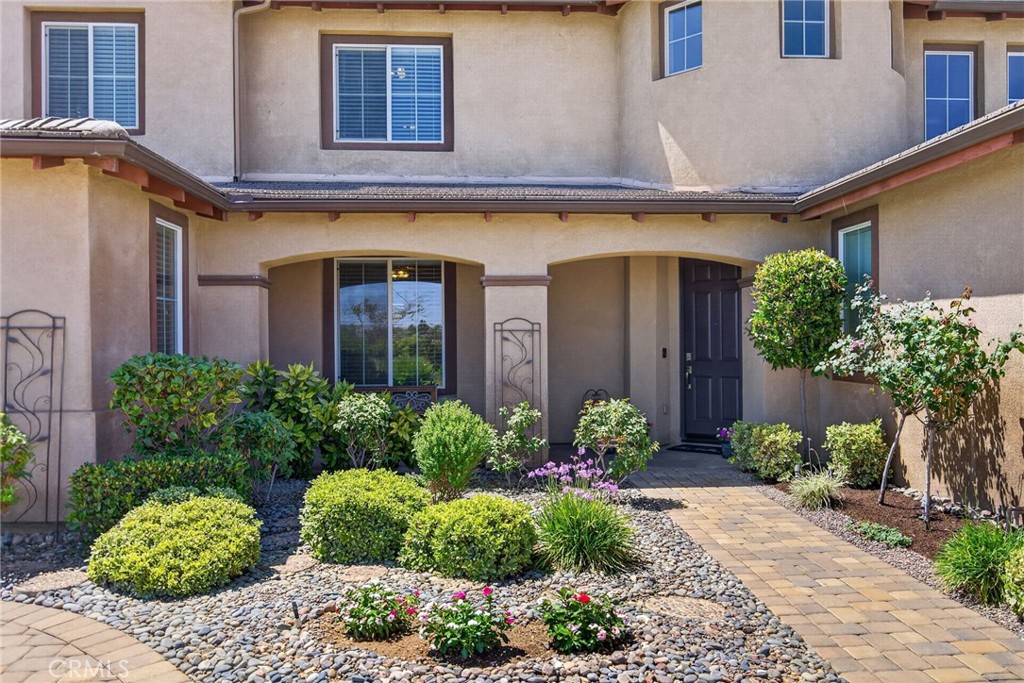 1268 Las Ventanas Way Riverside, CA 92508 - Photo 6 of 66