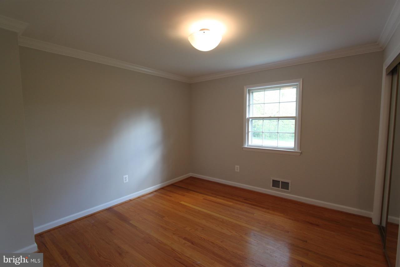 1009 Collingwood Road Alexandria, VA 22308 - Photo 16 of 30 Bedroom #3