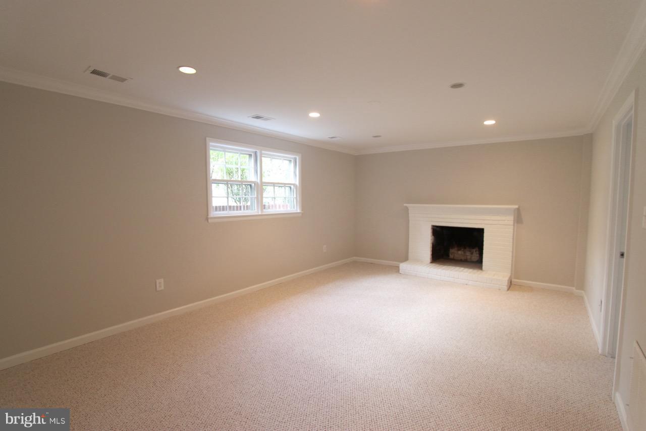 1009 Collingwood Road Alexandria, VA 22308 - Photo 17 of 30 Family Room with 2nd fireplace!
