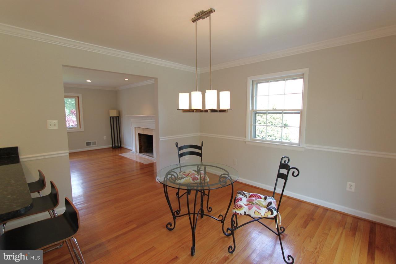 1009 Collingwood Road Alexandria, VA 22308 - Photo 5 of 30 Dining Room