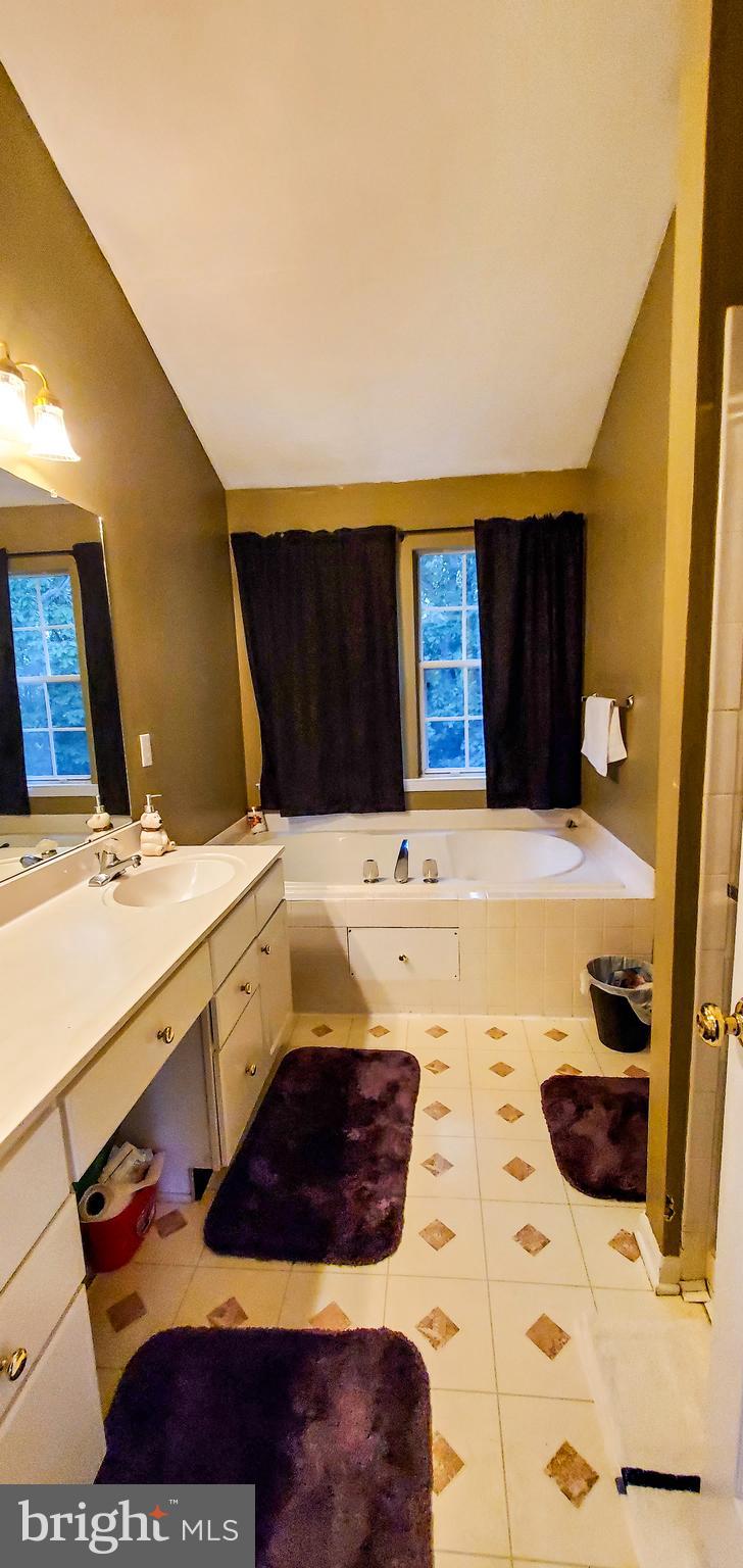 4 Raintree Court Sicklerville, NJ 08081 - Photo 22 of 40 Master Bathroom