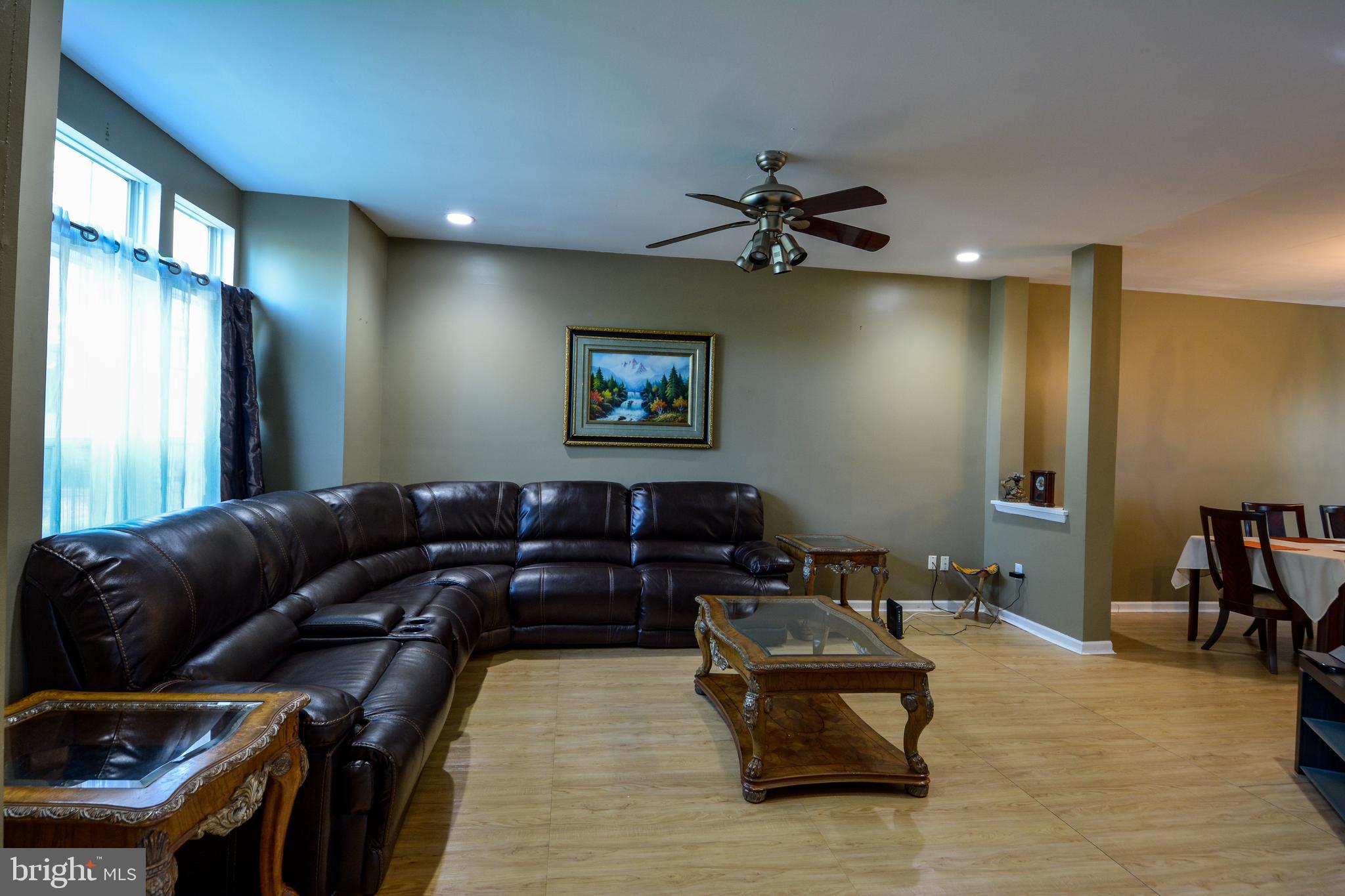 4 Raintree Court Sicklerville, NJ 08081 - Photo 5 of 40 Living Room