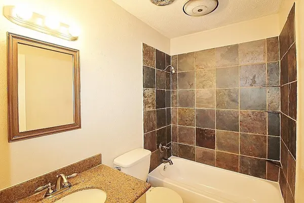 $2,095 | 101 Auburn Street, Waxahachie, TX 75165